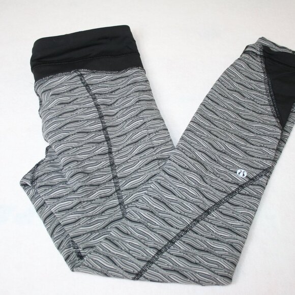 Lululemon Women's Black/White Stripe Leggings Size 4 - Picture 2 of 3